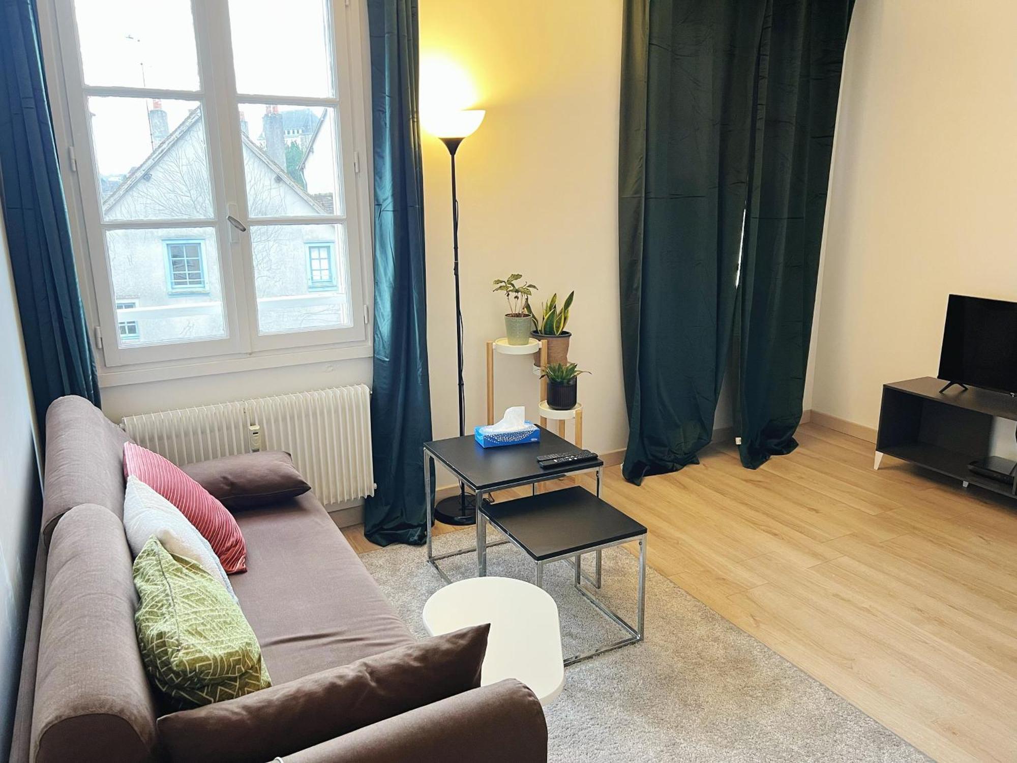 Apartment T3 De 55m2 Au Centre De Avec Parking Chartres